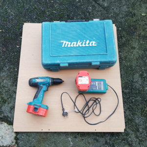 Makita 6391D Perceuse, Visseuse 18V (en coffret avec 2 batteries et chargeur)