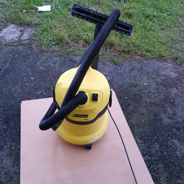 Aspirateur eau et poussière Kärcher WD2 1000W 12L