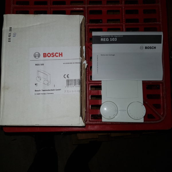 Commande déportée avec contrôle de la température ambiante Bosch REG 103