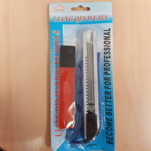 Cutter avec lames de rechange