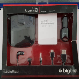 Chargeur allume cigare bigben avec étui et écouteurs pour Blackberry Torch 9800 Bold 9700/9780